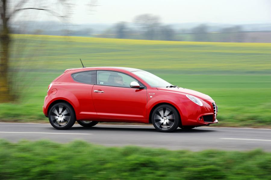  Alfa Romeo MiTo Twin Air 2014 года  (UK) (фото 6 из 23)